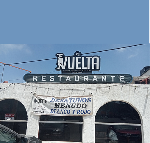 Restaurante La Vuelta.  (Desde 1935) Esquina con Av. Revolución y Bulebar Agua Caliente. Restaurante típico mexicano, con mariachi los fines de semana. (Amplio estacionamiento). Atendido por su propietaria y excelentísimo personal. Platillos típicos mexicanos que son una delicia.